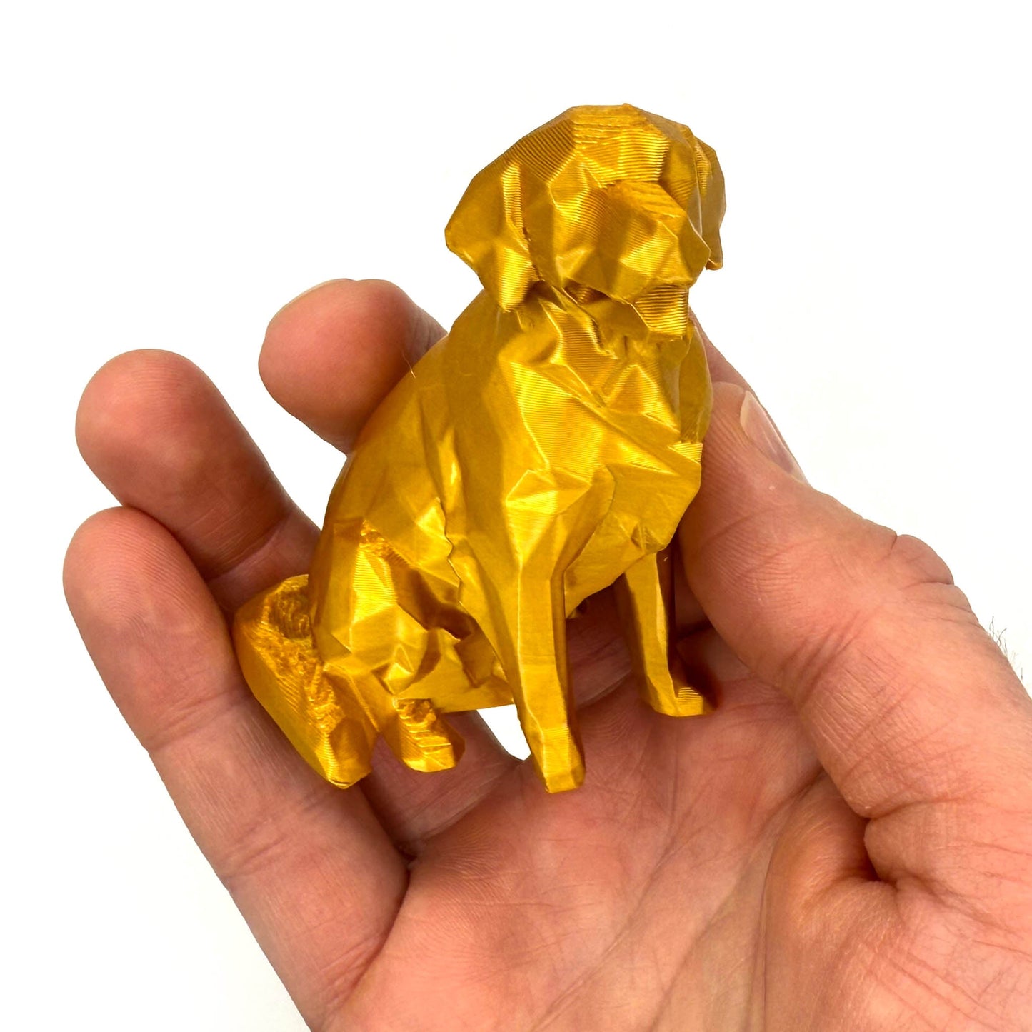 Kultainen Kultainen Noutaja low poly - patsas - Petskun Kauppa